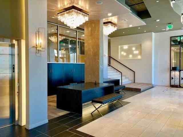 299 W Gray St #B2 - Photo 7 of 32