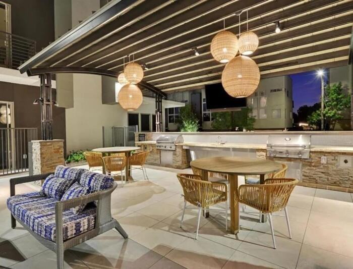 299 W Gray St #B5 - Photo 5 of 32