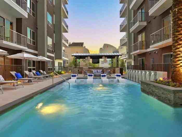 299 W Gray St #B8 - Photo 2 of 32