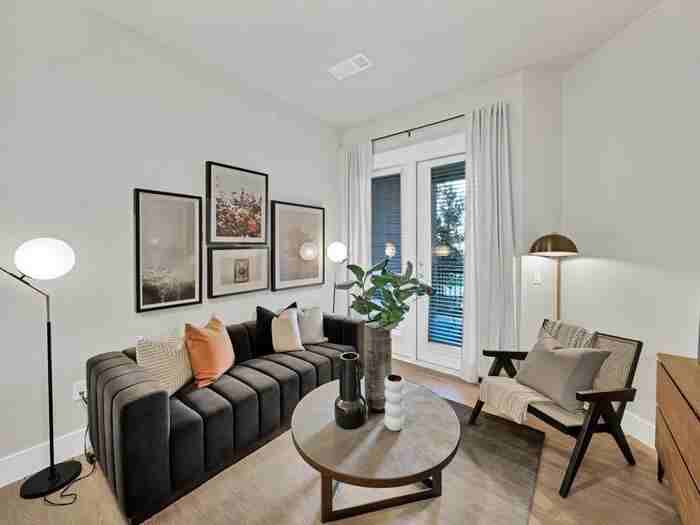 2000 Taylor St #C1 - Photo 3 of 11