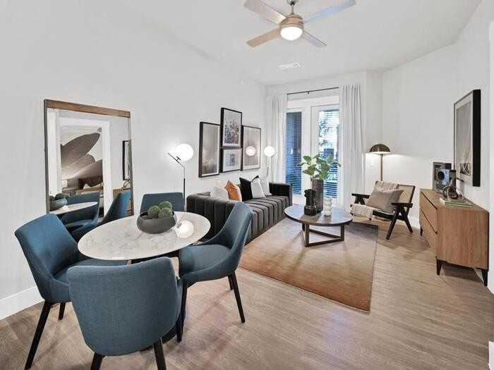 2000 Taylor St #B1 - Photo 4 of 11