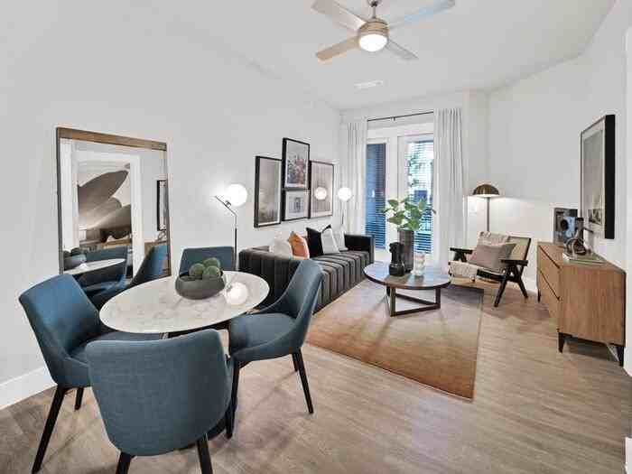 2000 Taylor St #B2 - Photo 4 of 17