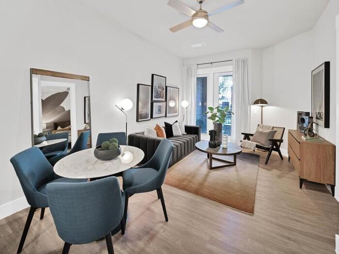 2000 Taylor St #B4 - Photo 4 of 17