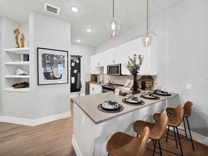 2000 Taylor St #B5 - Photo 6 of 17