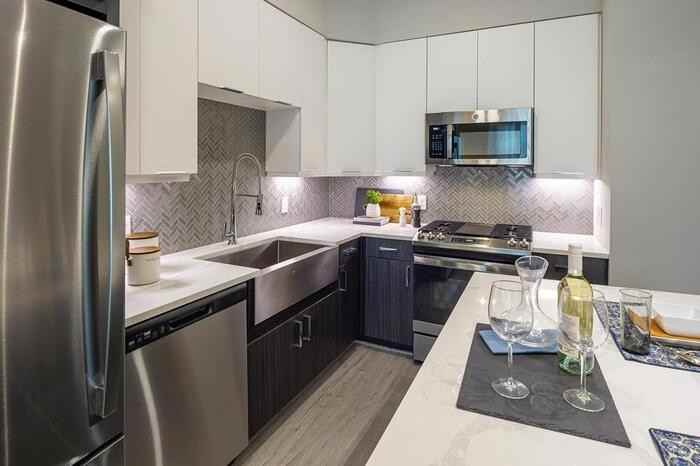 401 W 25th St #C2 - Photo 5 of 12