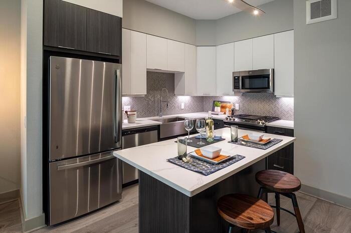 401 W 25th St #B2 - Photo 4 of 13