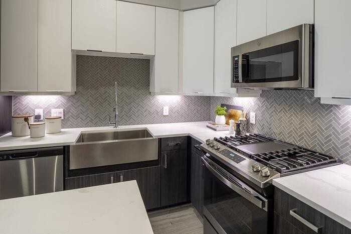 401 W 25th St #B2 - Photo 6 of 13