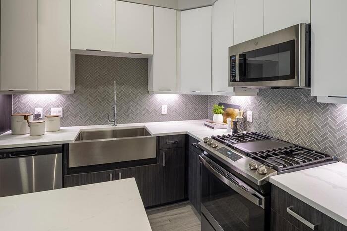 401 W 25th St #B7 - Photo 6 of 13