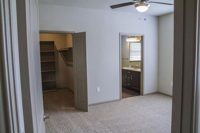 18021 Eagle Springs Pkwy #C1 - Photo 6 of 29