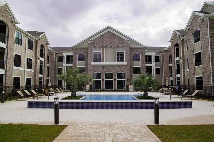 18021 Eagle Springs Pkwy #B6 - Photo 4 of 34