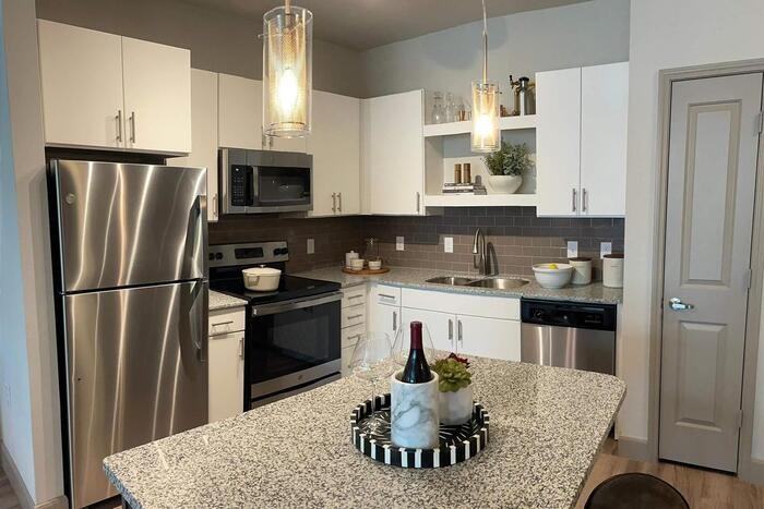 7515 Spring Stuebner Rd #B1 - Photo 3 of 8