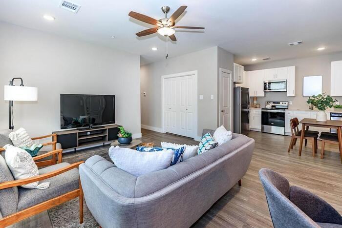 1620 Oak Tree Dr #C1 - Photo 4 of 15