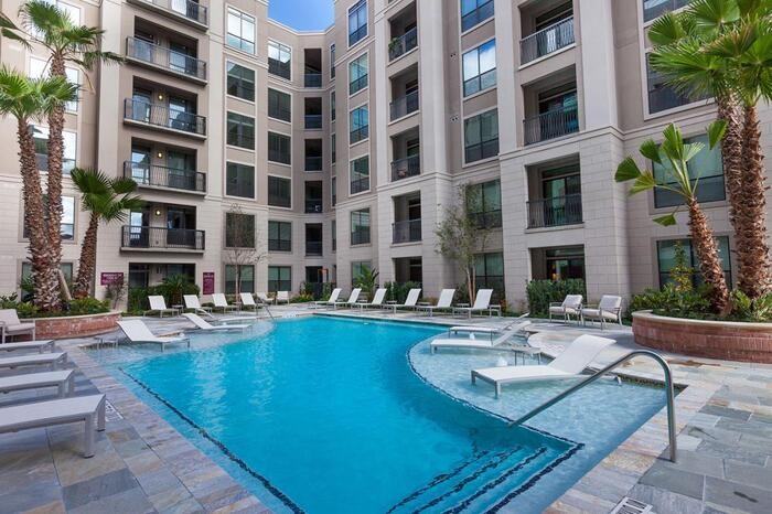 2900 W Dallas St #B5 - Photo 2 of 24