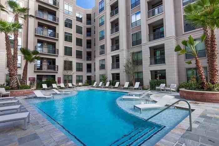 2900 W Dallas St #B6 - Photo 2 of 25