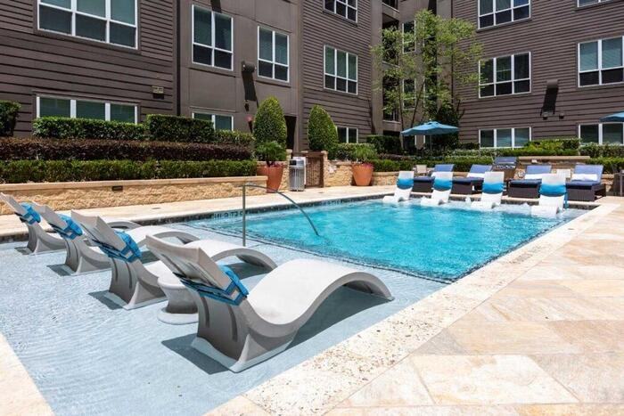 1340 W Gray St #C3 - Photo 5 of 36