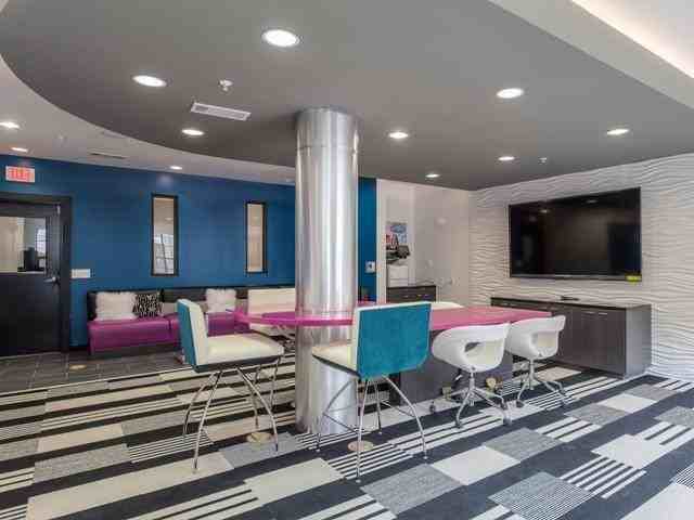 225 S Heights Blvd #B4 - Photo 3 of 15