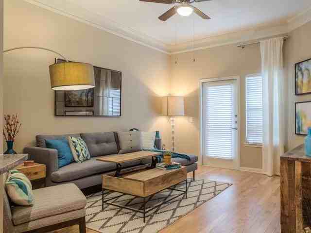 225 S Heights Blvd #A1 - Photo 6 of 12