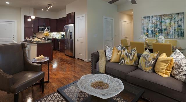 1900 Yorktown St #C3 - Photo 6 of 17