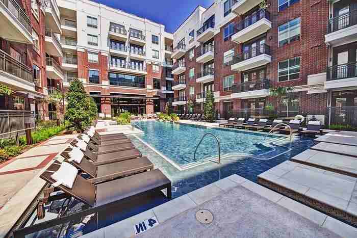 100 Detering St #B4 - Photo 3 of 26