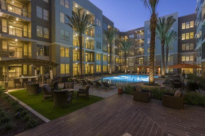 70 E Briar Hollow Ln #C3 - Photo 7 of 21