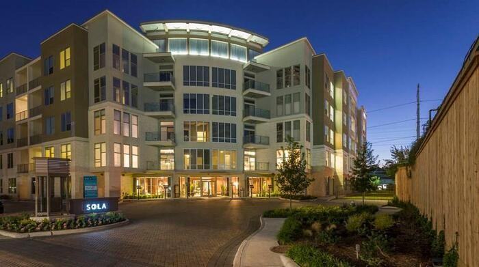 70 E Briar Hollow Ln #B6 - Photo 2 of 24