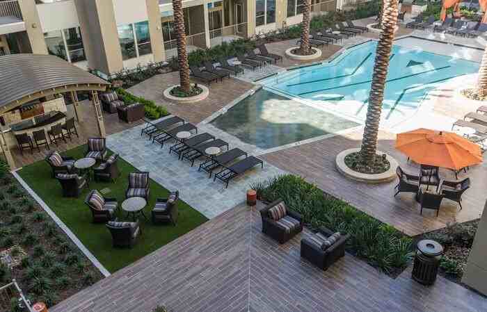 70 E Briar Hollow Ln #B7 - Photo 3 of 25