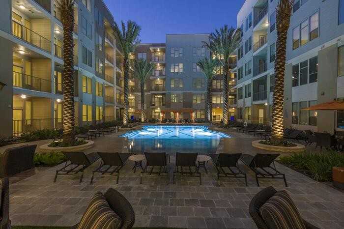 70 E Briar Hollow Ln #B11 - Photo 6 of 29