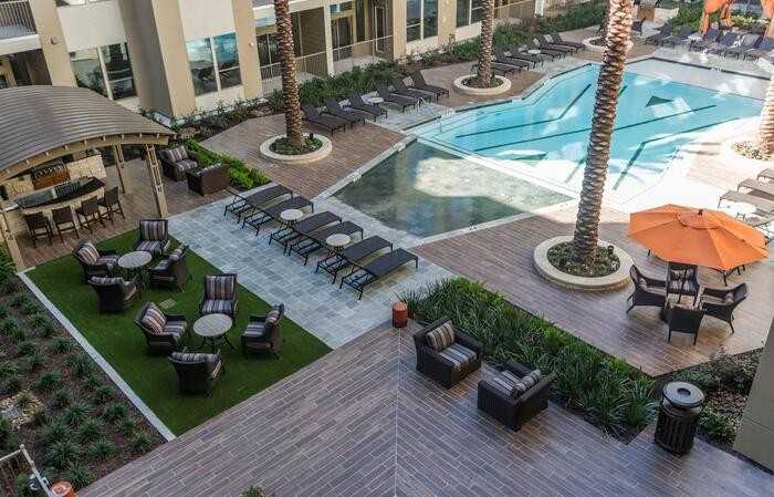 70 E Briar Hollow Ln #A2 - Photo 3 of 20