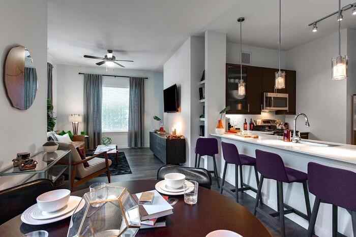 7600 Kirby Dr #B4 - Photo 5 of 17