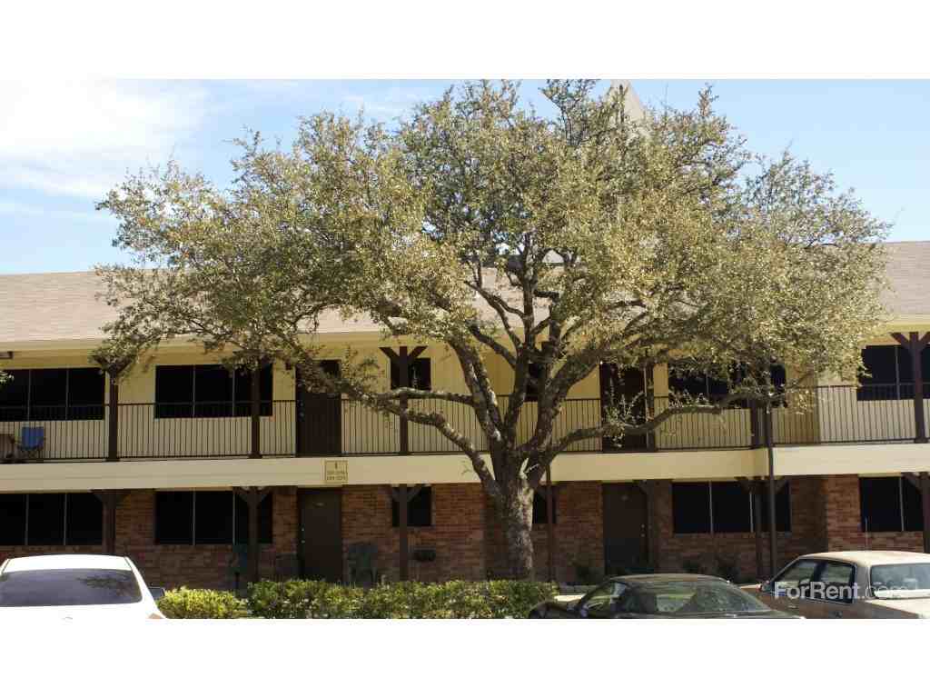 Castle Hill Apartments - Photo 3 of 19