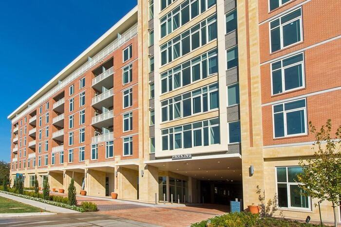 1699 Hermann Dr #C7 - Photo 2 of 35