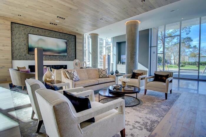 5280 Caroline St #B2 - Photo 4 of 34