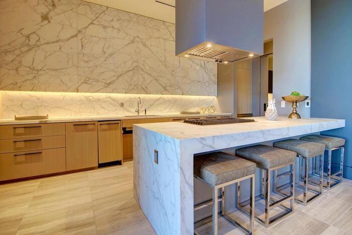 5280 Caroline St #B2 - Photo 6 of 34