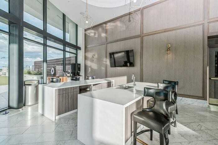 3333 Lake St #C8 - Photo 7 of 34