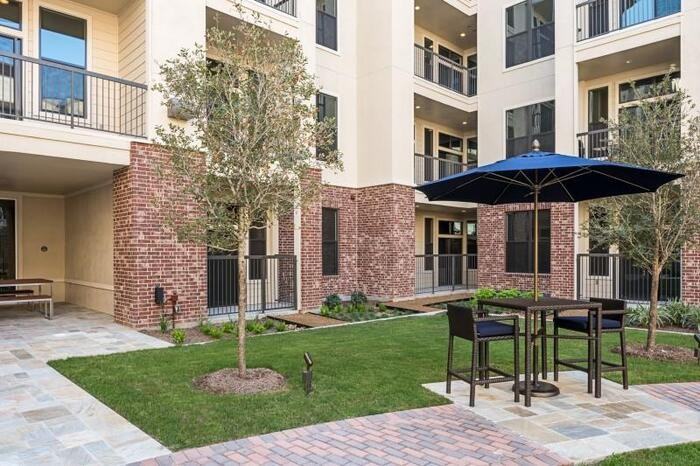 2626 Fountain View Dr #C6 - Photo 4 of 46