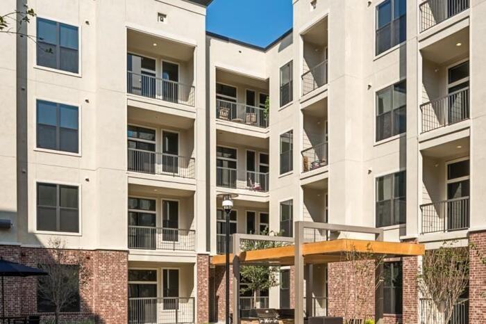 2626 Fountain View Dr #B1 - Photo 2 of 47