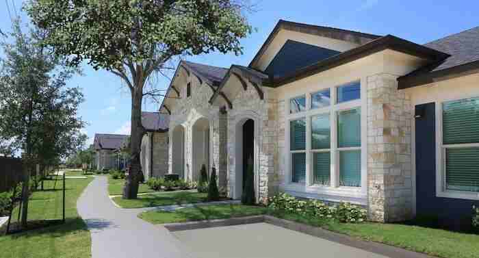 2300 Repsdorph Rd #B7 - Photo 2 of 27