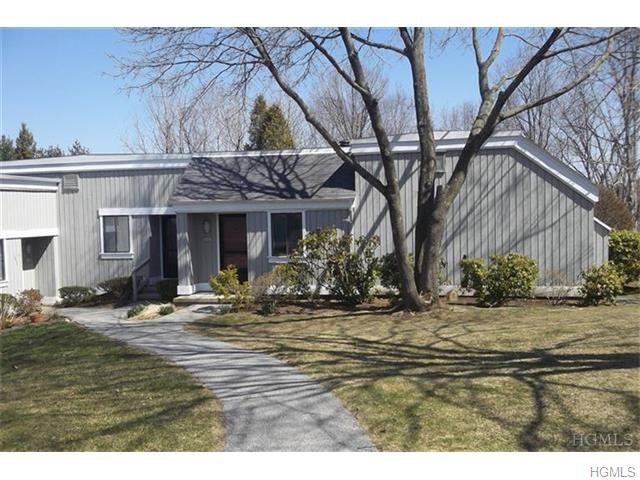 142 Heritage Hills Dr - Photo 2 of 16