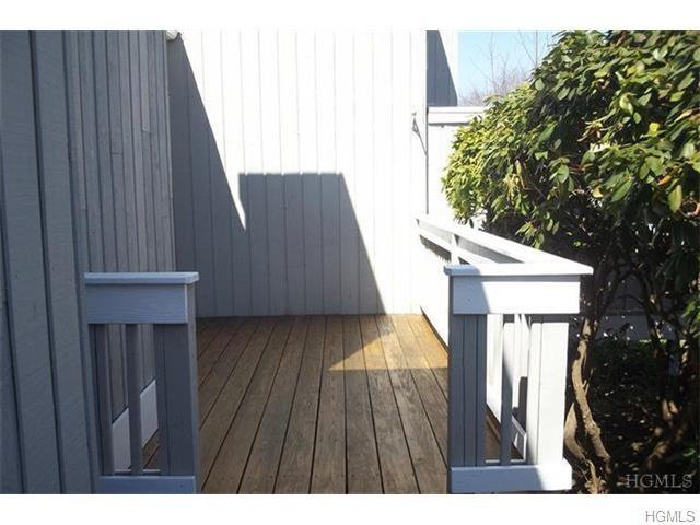 142 Heritage Hills Dr - Photo 3 of 16