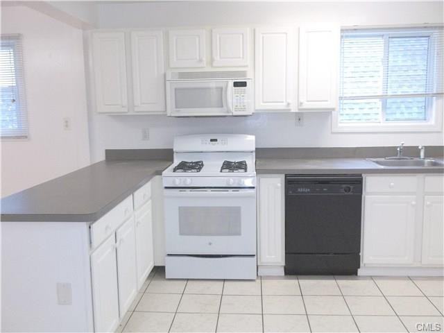 2881 Fairfield Ave #3 - Photo 2 of 11