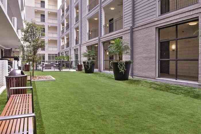 2424 Capitol St #B5 - Photo 2 of 16