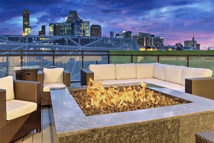 2424 Capitol St #B6 - Photo 3 of 17