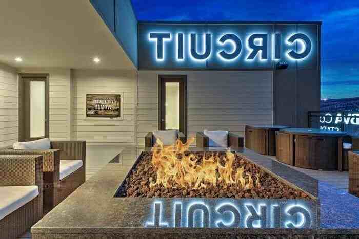 2424 Capitol St #B7 - Photo 4 of 18