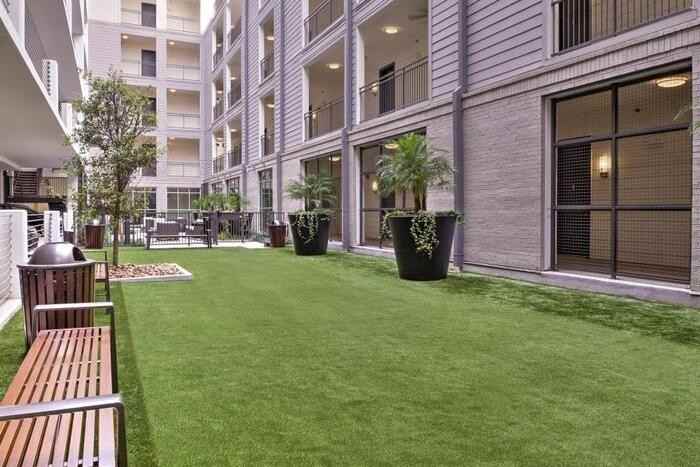 2424 Capitol St #B9 - Photo 2 of 20