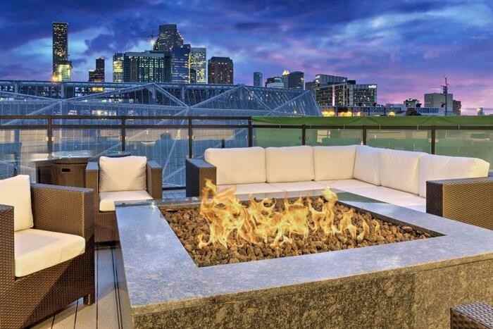 2424 Capitol St #B9 - Photo 3 of 20