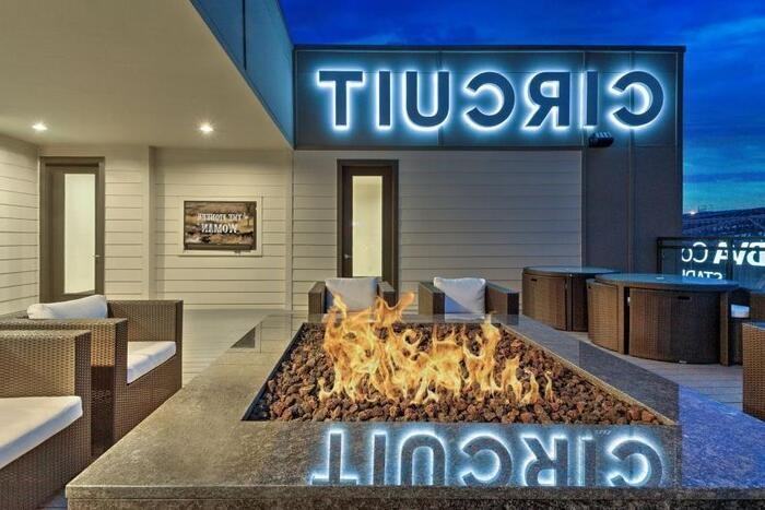 2424 Capitol St #B10 - Photo 4 of 21