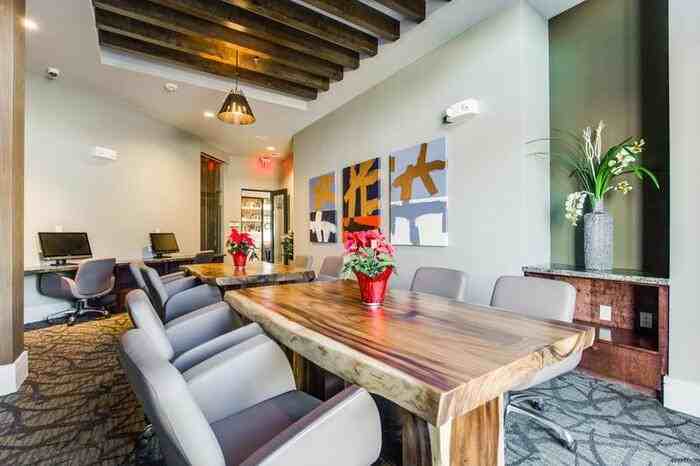 525 Yale St #B7 - Photo 5 of 26