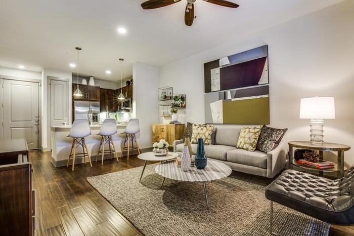 525 Yale St #B8 - Photo 7 of 27