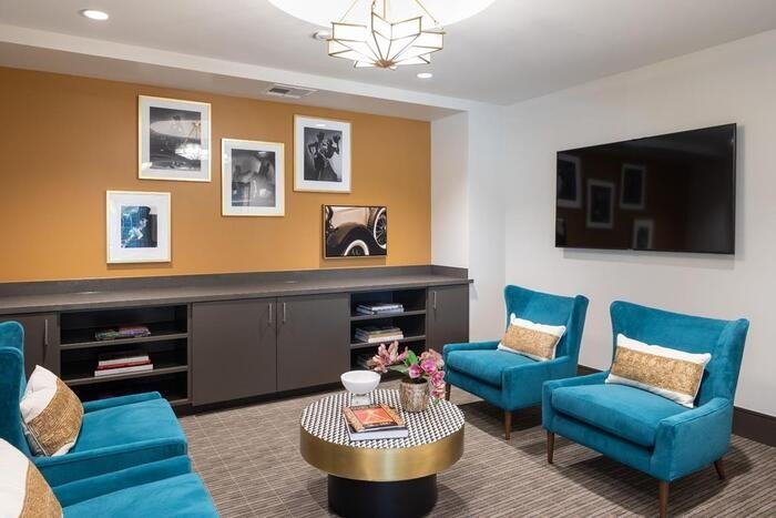 515 W 20th St #B2 - Photo 6 of 41