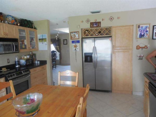 10752 Lake Oak Way - Photo 2 of 6